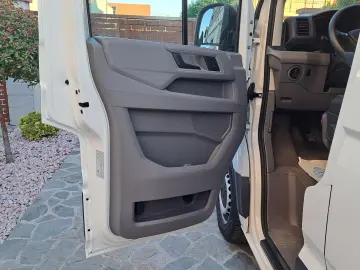 VOLKSWAGEN CRAFTER VAN L3H3 BUSINESS LINE FWD