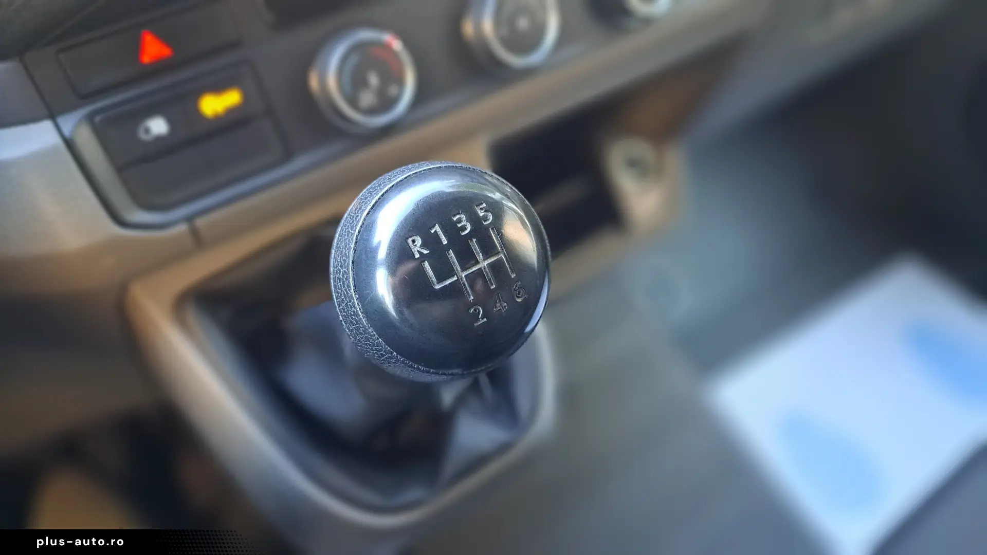 VOLKSWAGEN CRAFTER VAN L3H3 BUSINESS LINE FWD