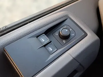 VOLKSWAGEN CRAFTER VAN L3H3 BUSINESS LINE FWD