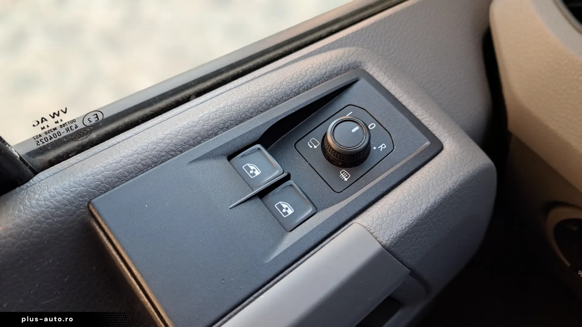 VOLKSWAGEN CRAFTER VAN L3H3 BUSINESS LINE FWD