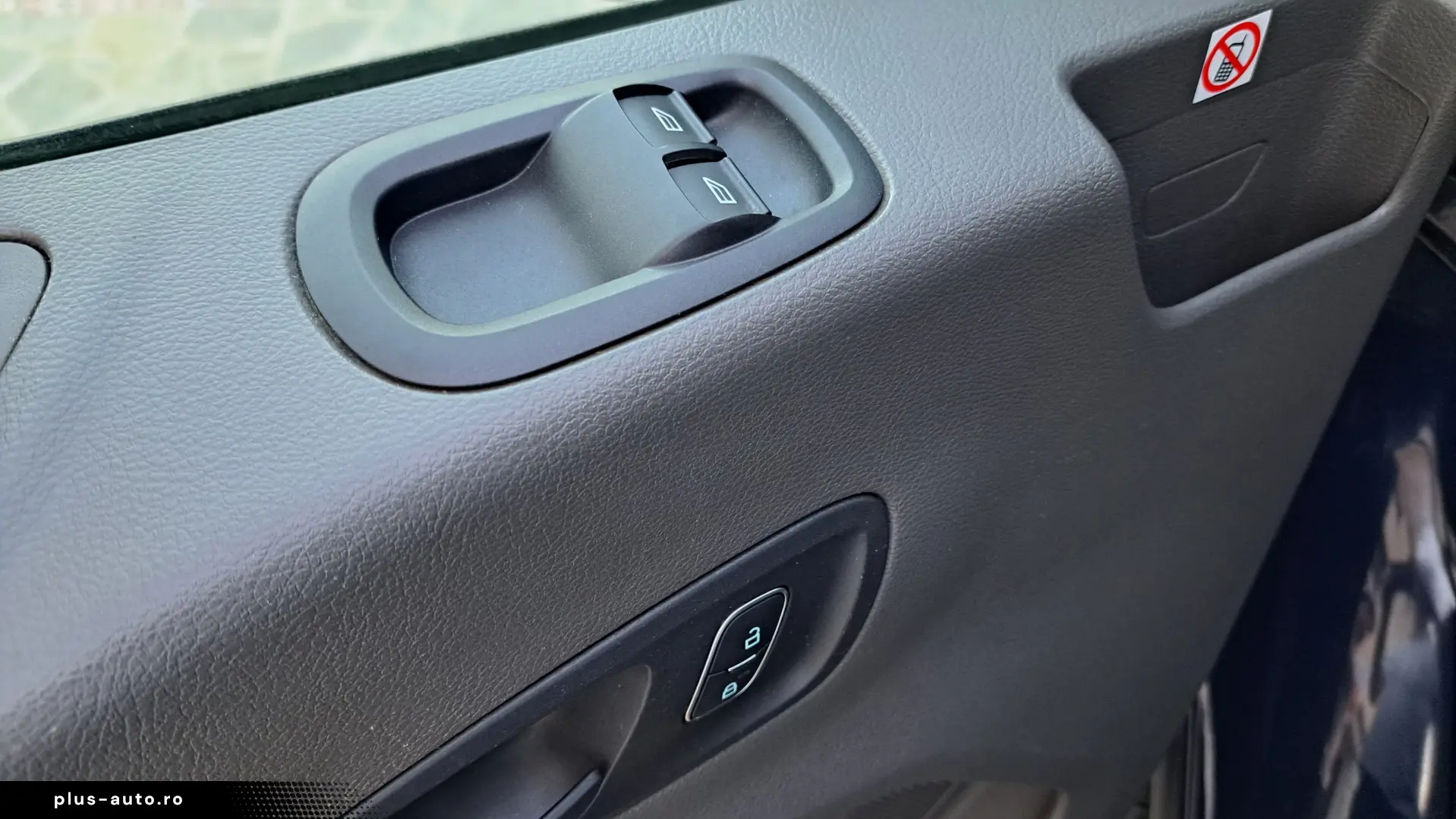 FORD TRANSIT KOMBI TREND L3H2 9 LOCURI FWD