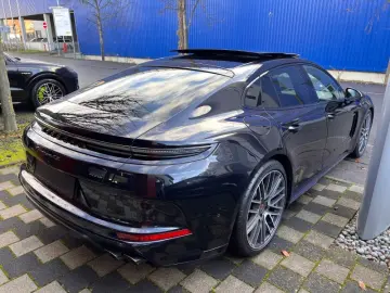 Panamera 4 S E-Hybrid · Sport Design ·