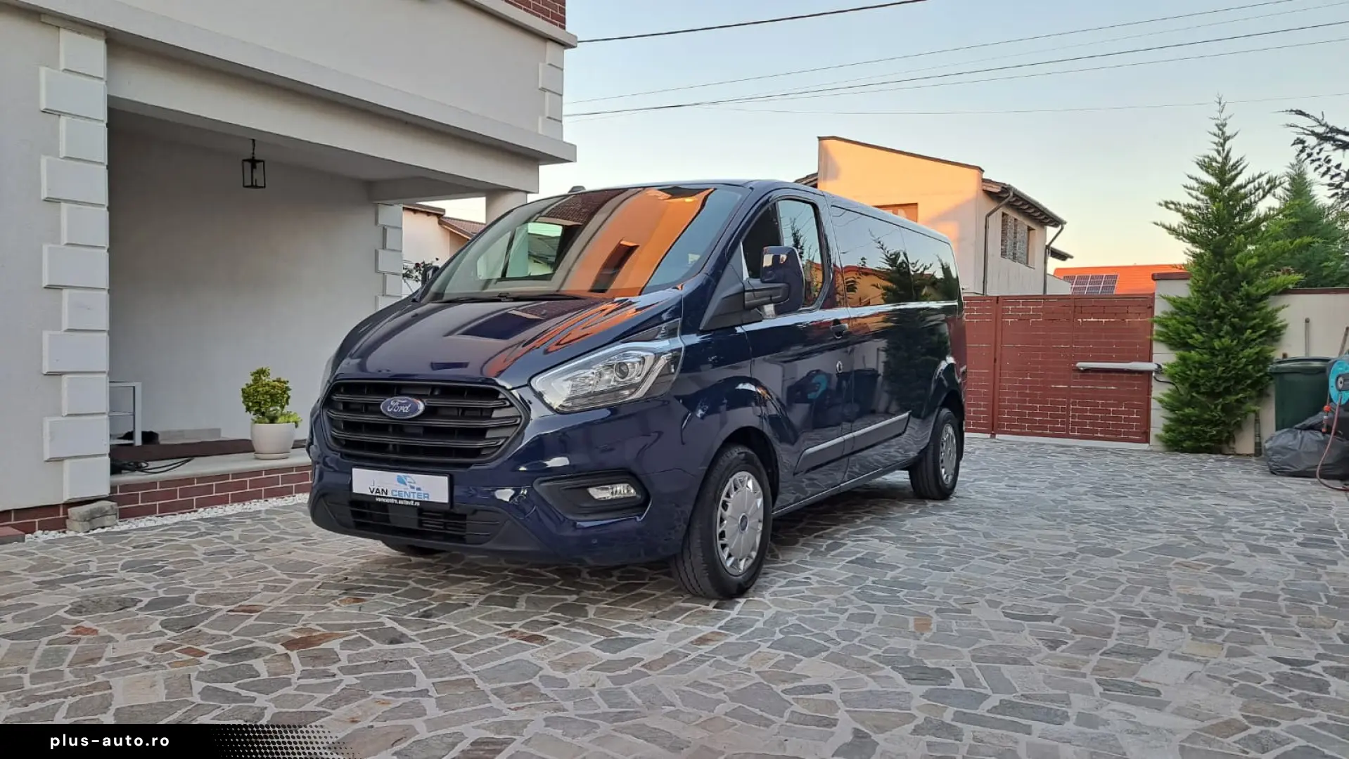 FORD CUSTOM KOMBI TREND L2H1 9 LOCURI FWD