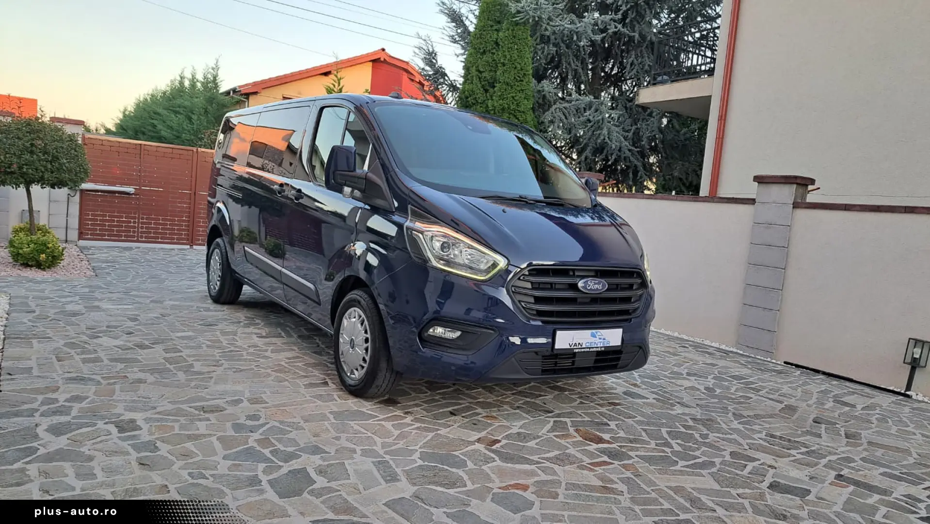 FORD CUSTOM KOMBI TREND L2H1 9 LOCURI FWD