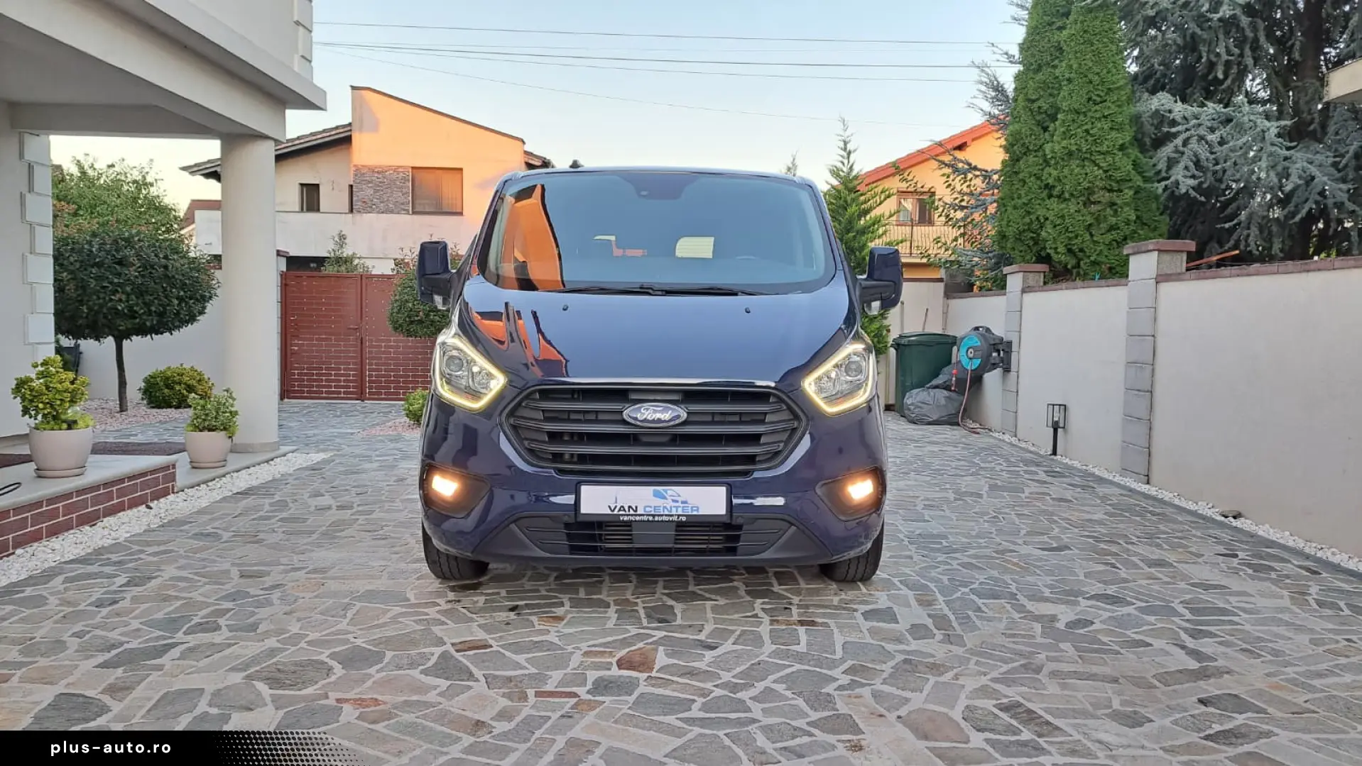 FORD CUSTOM KOMBI TREND L2H1 9 LOCURI FWD