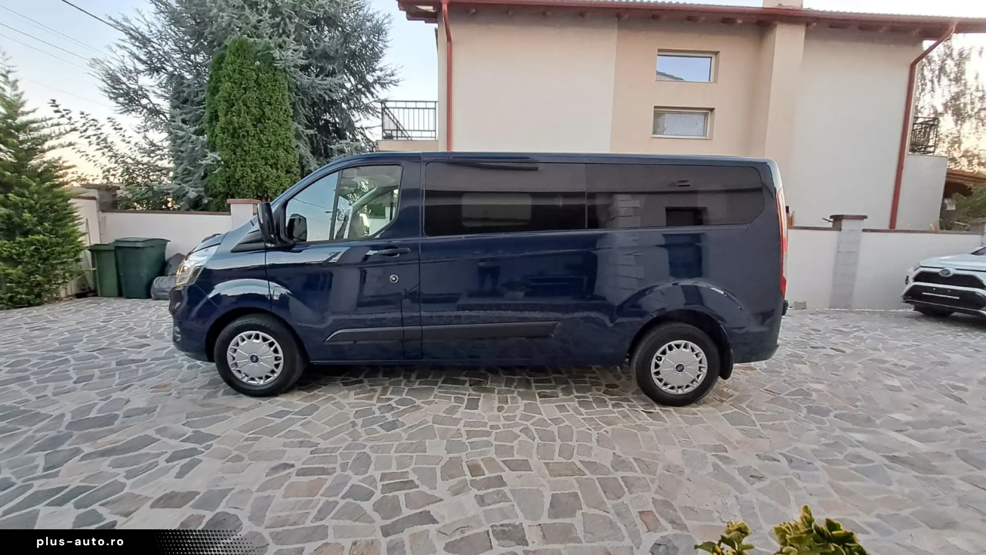 FORD CUSTOM KOMBI TREND L2H1 9 LOCURI FWD