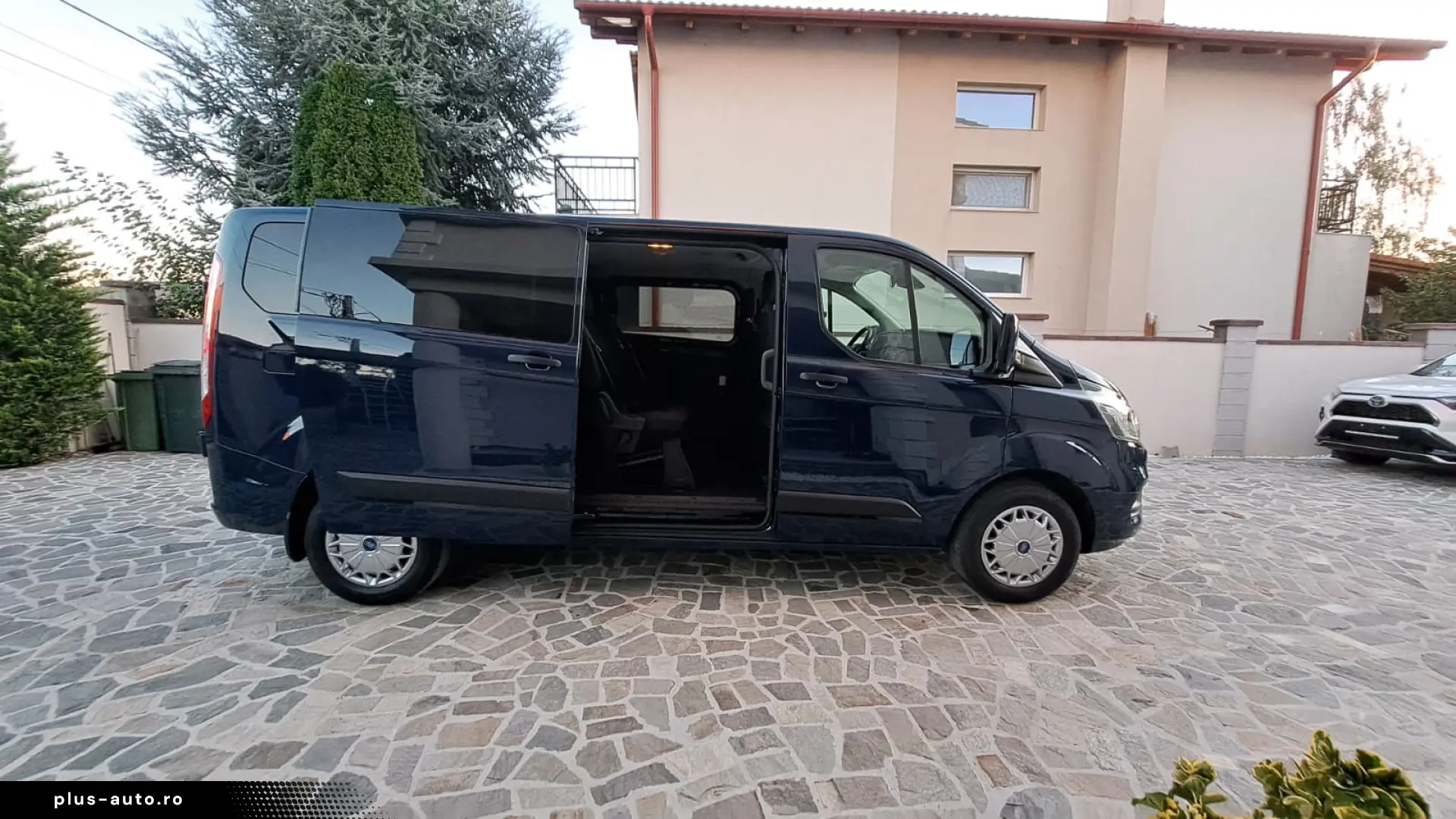 FORD CUSTOM KOMBI TREND L2H1 9 LOCURI FWD