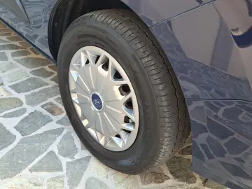 FORD CUSTOM KOMBI TREND L2H1 9 LOCURI FWD