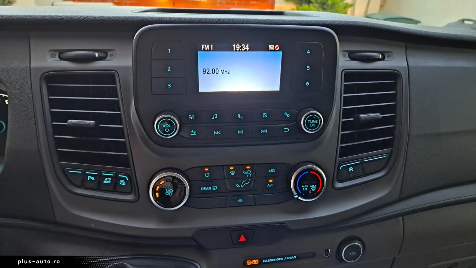 FORD CUSTOM KOMBI TREND L2H1 9 LOCURI FWD