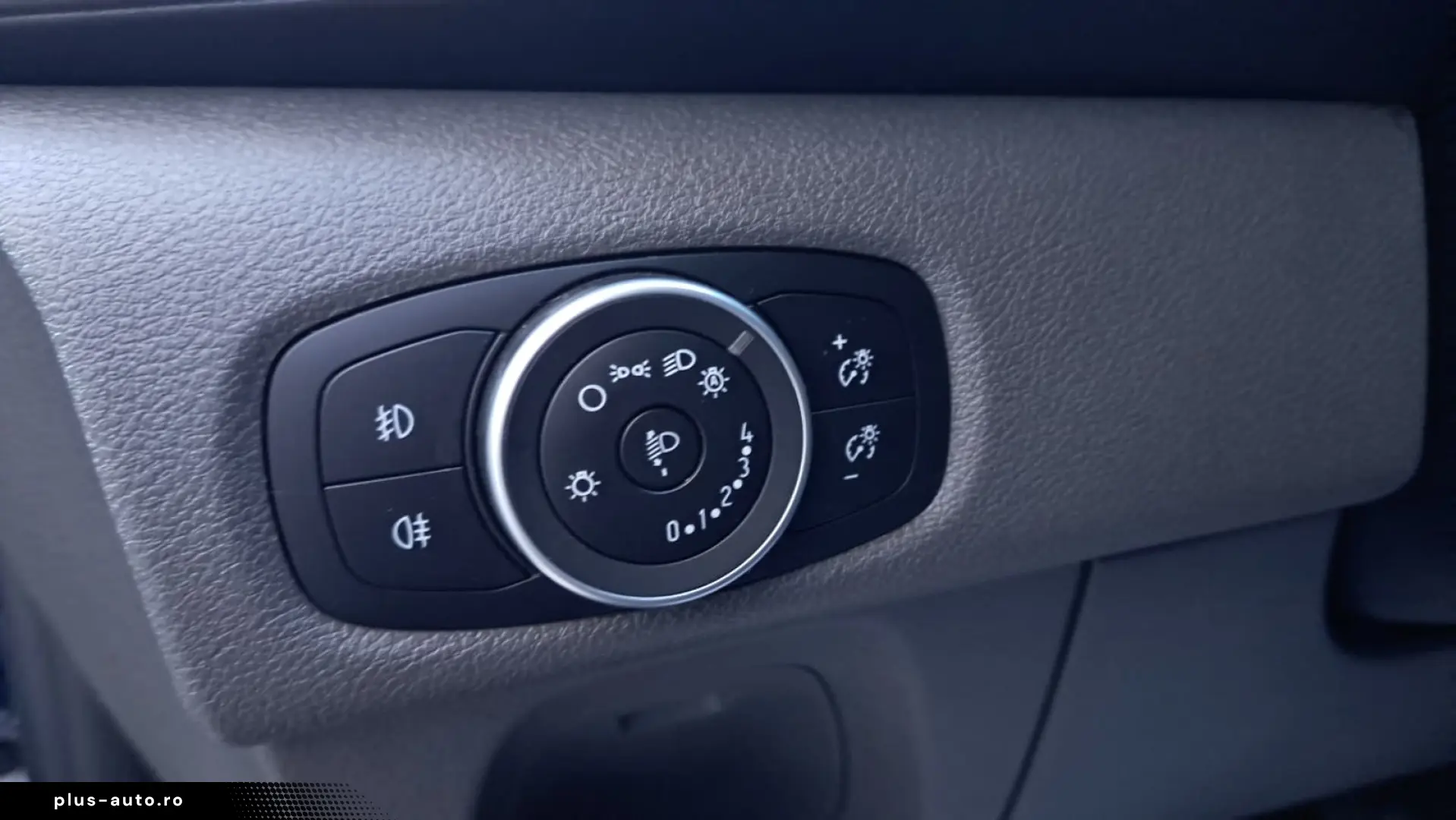 FORD CUSTOM KOMBI TREND L2H1 9 LOCURI FWD