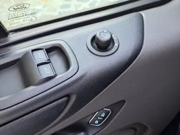 FORD CUSTOM KOMBI TREND L2H1 9 LOCURI FWD