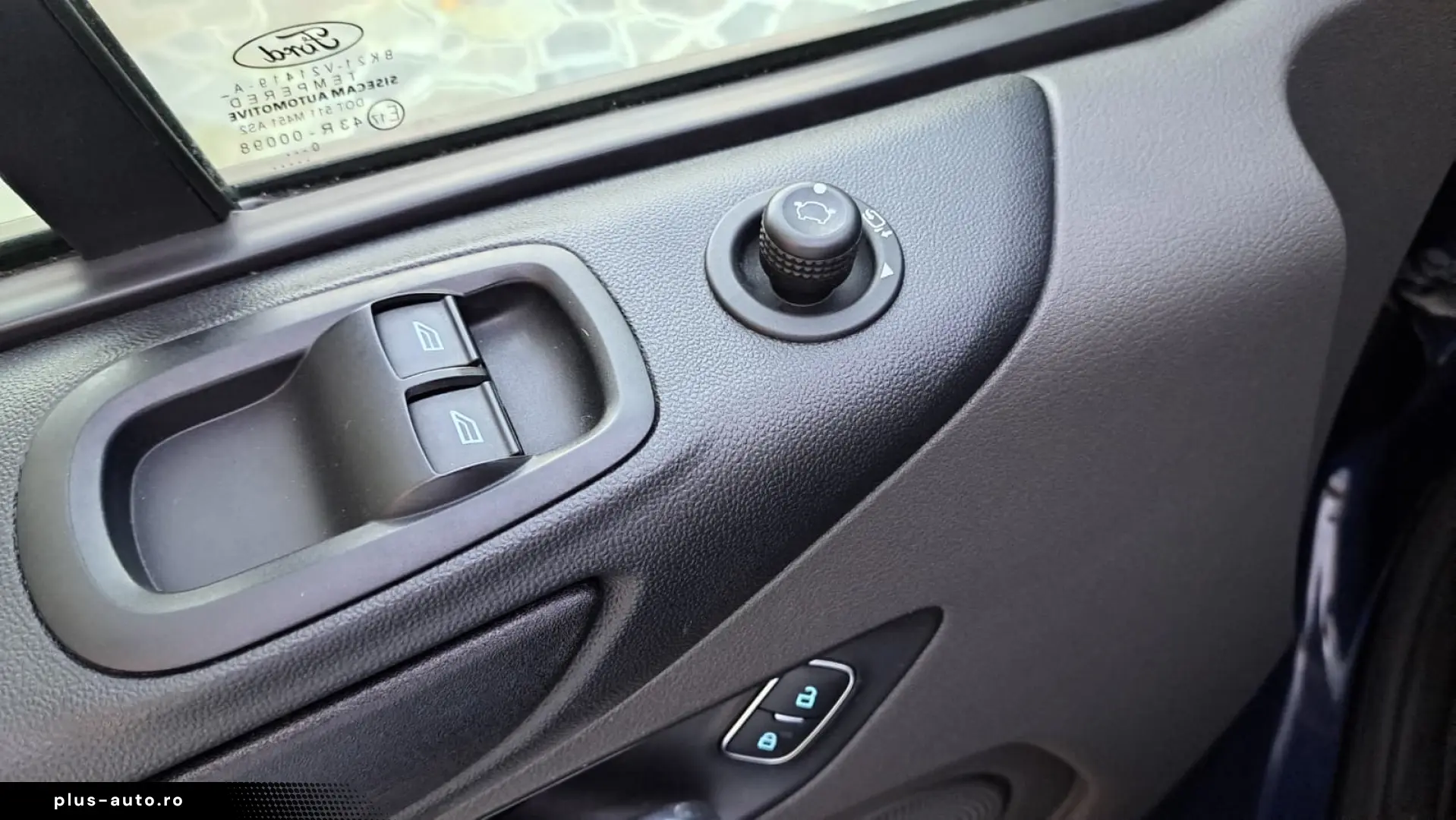 FORD CUSTOM KOMBI TREND L2H1 9 LOCURI FWD