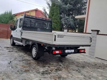 FORD TRANSIT D-CAB TREND L4 RWD