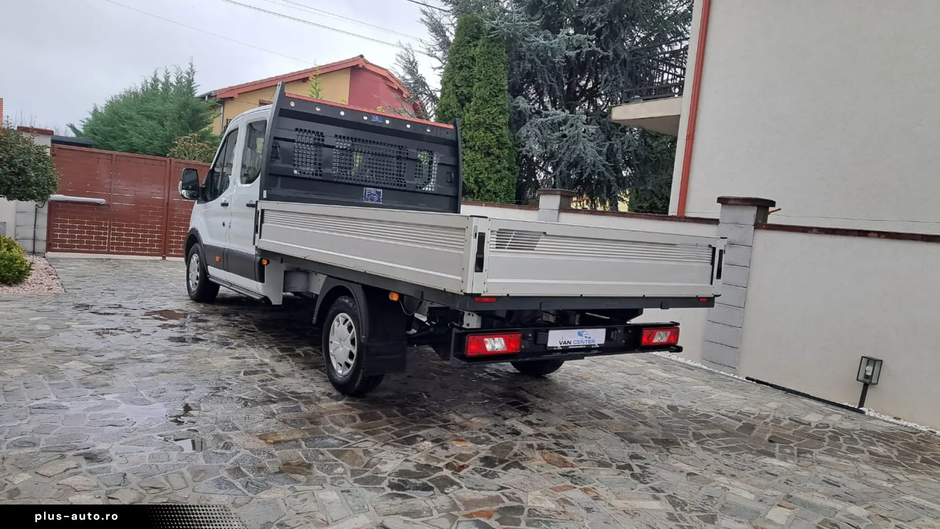 FORD TRANSIT D-CAB TREND L4 RWD