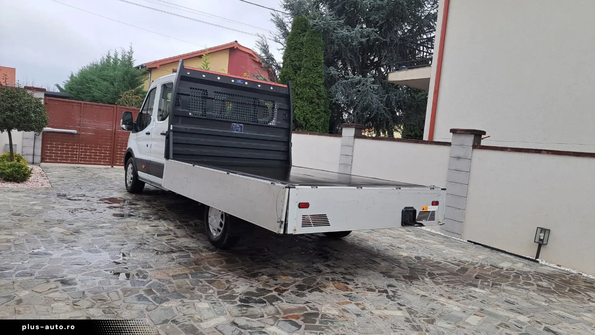 FORD TRANSIT D-CAB TREND L4 RWD