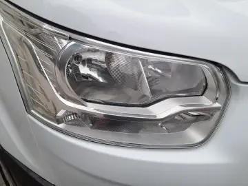 FORD TRANSIT D-CAB TREND L4 RWD