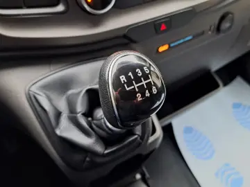 FORD TRANSIT D-CAB TREND L4 RWD