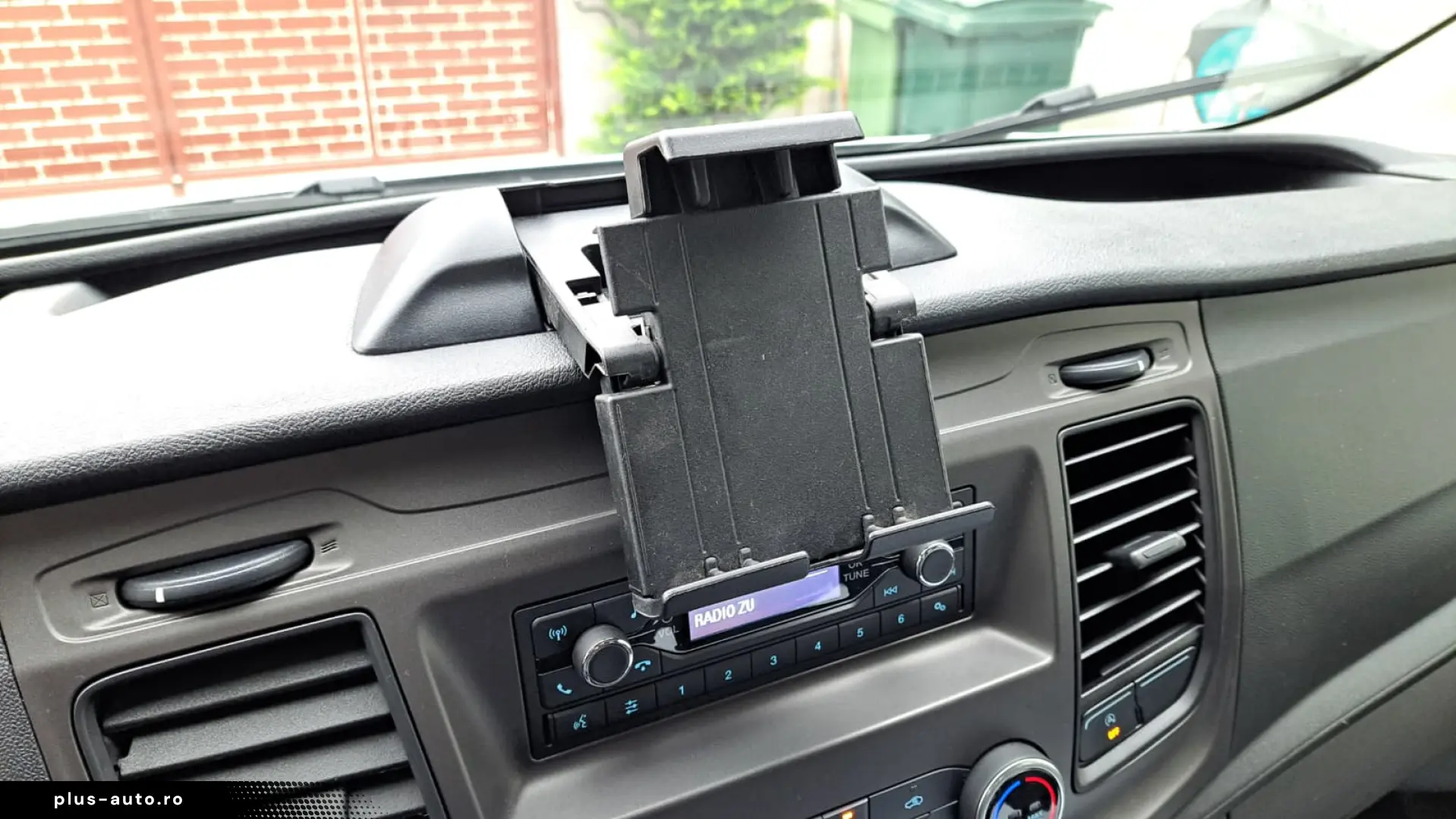 FORD TRANSIT D-CAB TREND L4 RWD