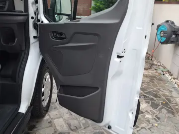 FORD TRANSIT D-CAB TREND L4 RWD