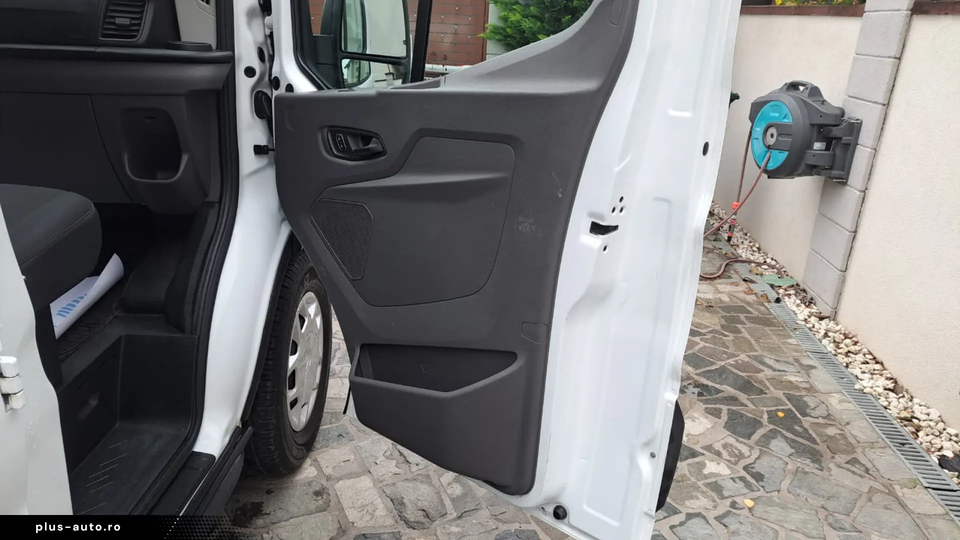 FORD TRANSIT D-CAB TREND L4 RWD