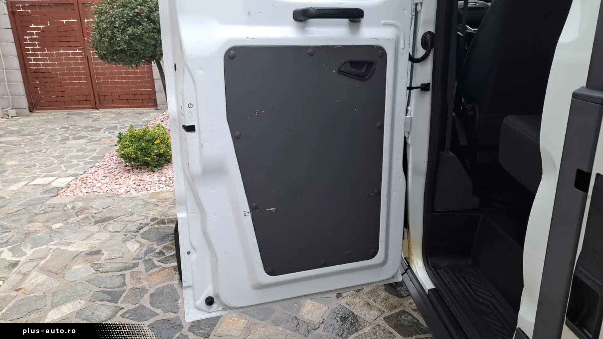 FORD TRANSIT D-CAB TREND L4 RWD