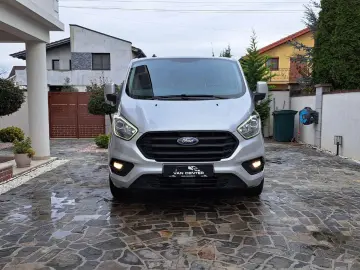 FORD CUSTOM VAN TREND L1H1 FWD