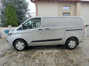 FORD CUSTOM VAN TREND L1H1 FWD