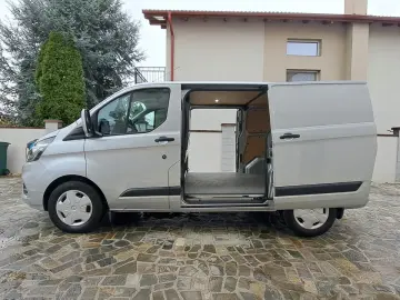 FORD CUSTOM VAN TREND L1H1 FWD