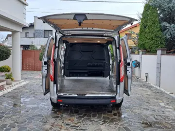 FORD CUSTOM VAN TREND L1H1 FWD