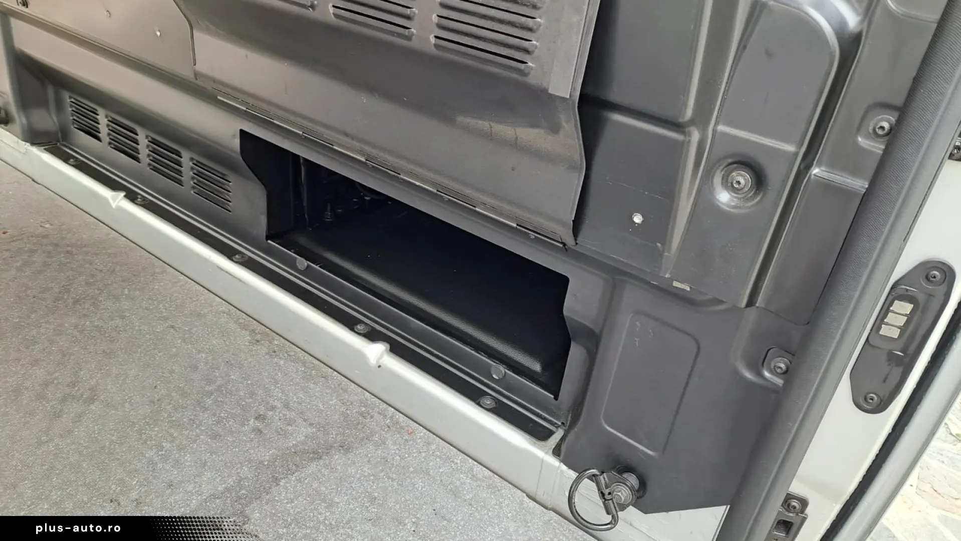 FORD CUSTOM VAN TREND L1H1 FWD