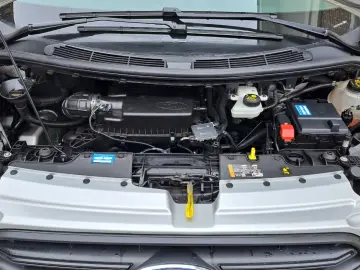 FORD CUSTOM VAN TREND L1H1 FWD