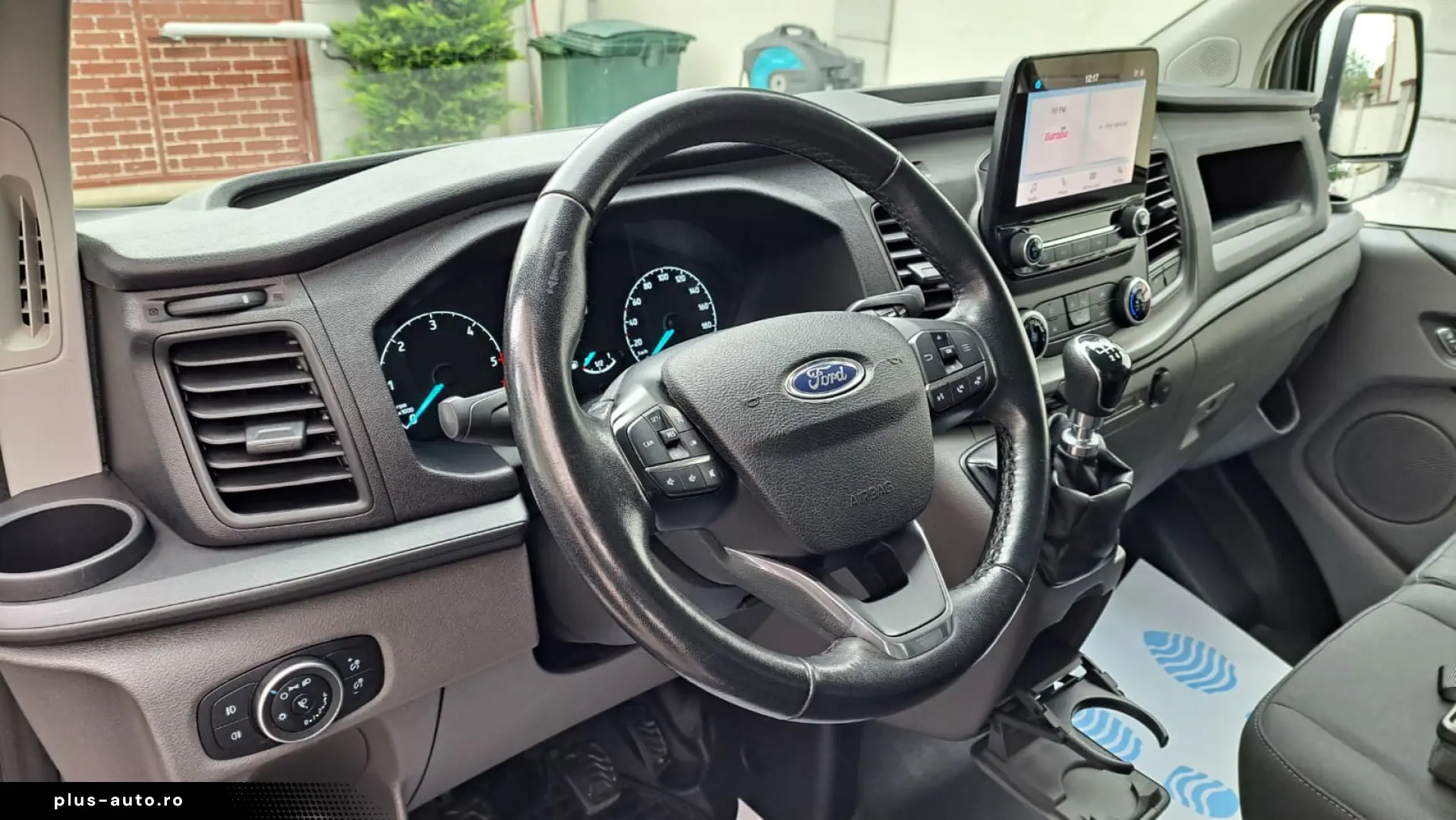 FORD CUSTOM VAN TREND L1H1 FWD