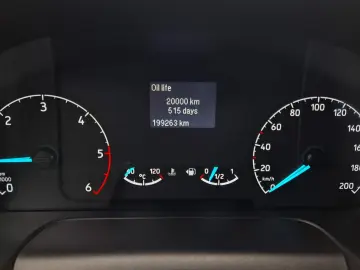 FORD CUSTOM VAN TREND L1H1 FWD