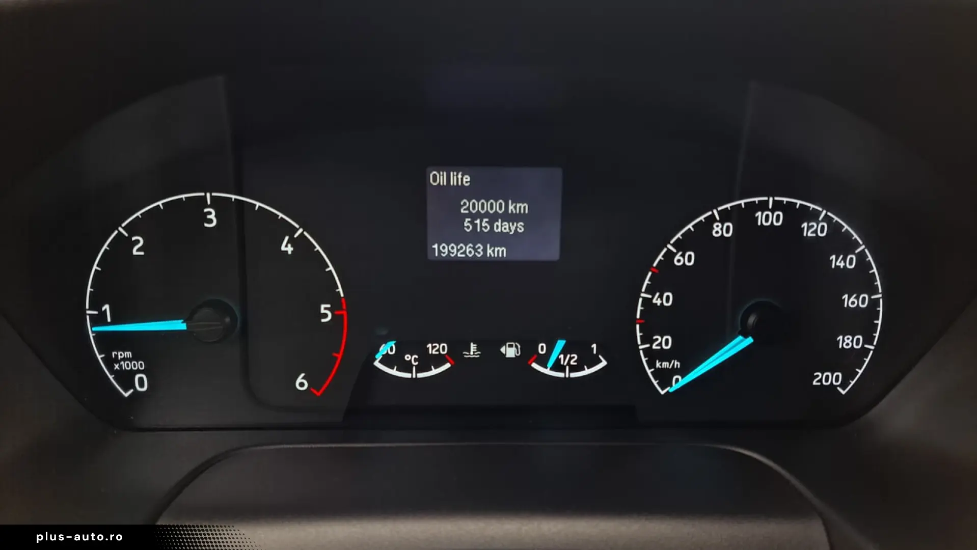 FORD CUSTOM VAN TREND L1H1 FWD