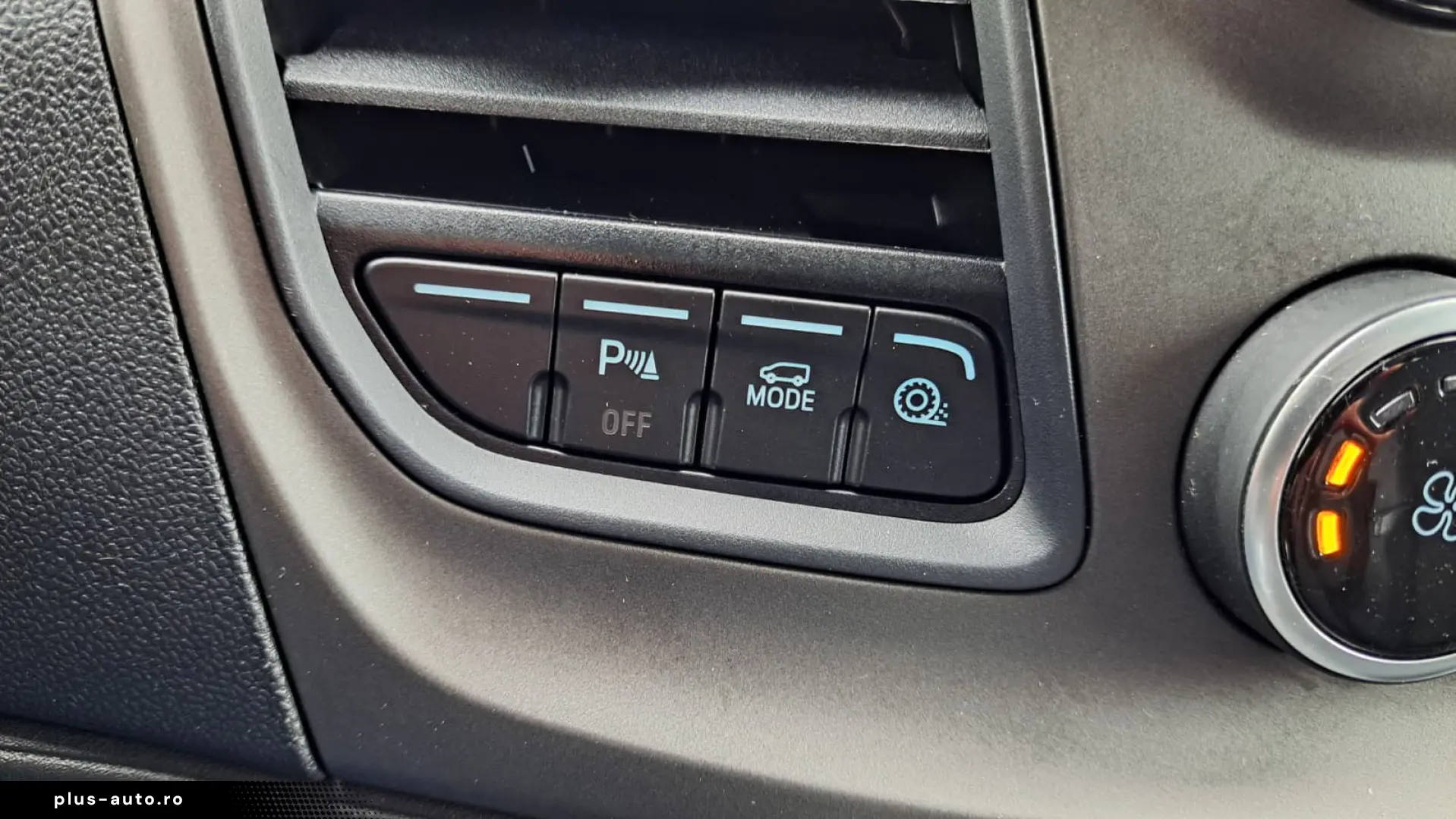 FORD CUSTOM VAN TREND L1H1 FWD