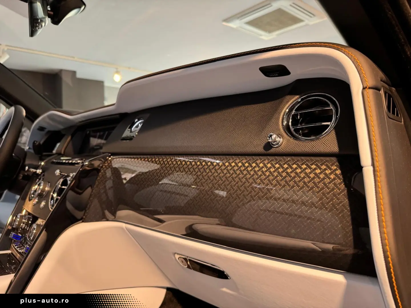 Rolls-Royce  Cullinan Black Badge