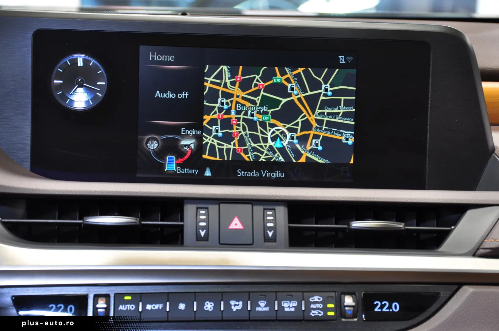 LUXUS ES 300h LUXURY