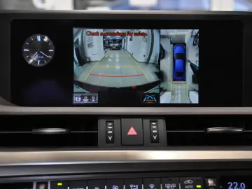 LUXUS ES 300h LUXURY