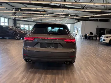 Cayenne S Luftfahr Pano Matr AHK HUD Bose Chrono