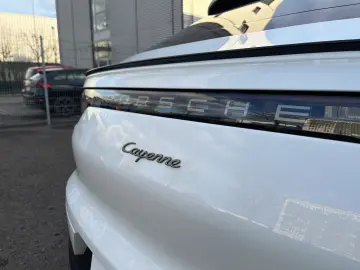 Cayenne Coupe Platinum Edition Luftf. 21  14-Weg