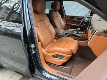 Cayenne GTS ALU22 SportDesign Luftfed HALen Pano