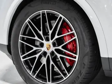 Cayenne S BOSE Standheizung Surround View PASM