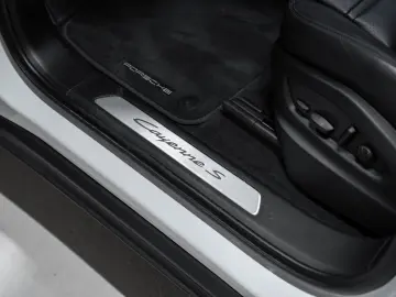 Cayenne S BOSE Standheizung Surround View PASM