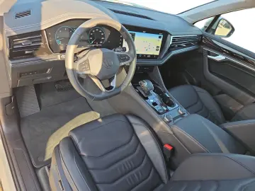 Touareg TDI  AHK KAM ACC 19 ZOLL LEDER NAVI KLIM