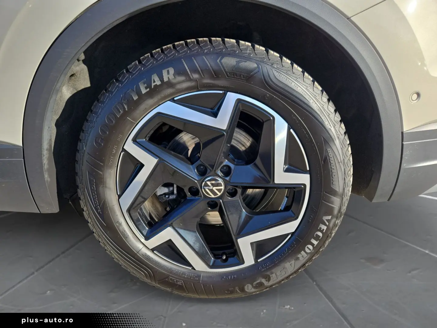 Touareg TDI  AHK KAM ACC 19 ZOLL LEDER NAVI KLIM