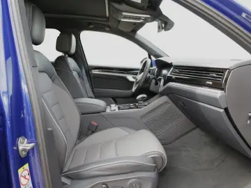 Touareg 3.0 TDI 4M R-Line Pano AHK Navi VC HuD A