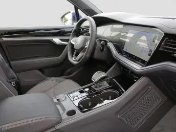 Touareg 3.0 TDI 4M R-Line Pano AHK Navi VC HuD A