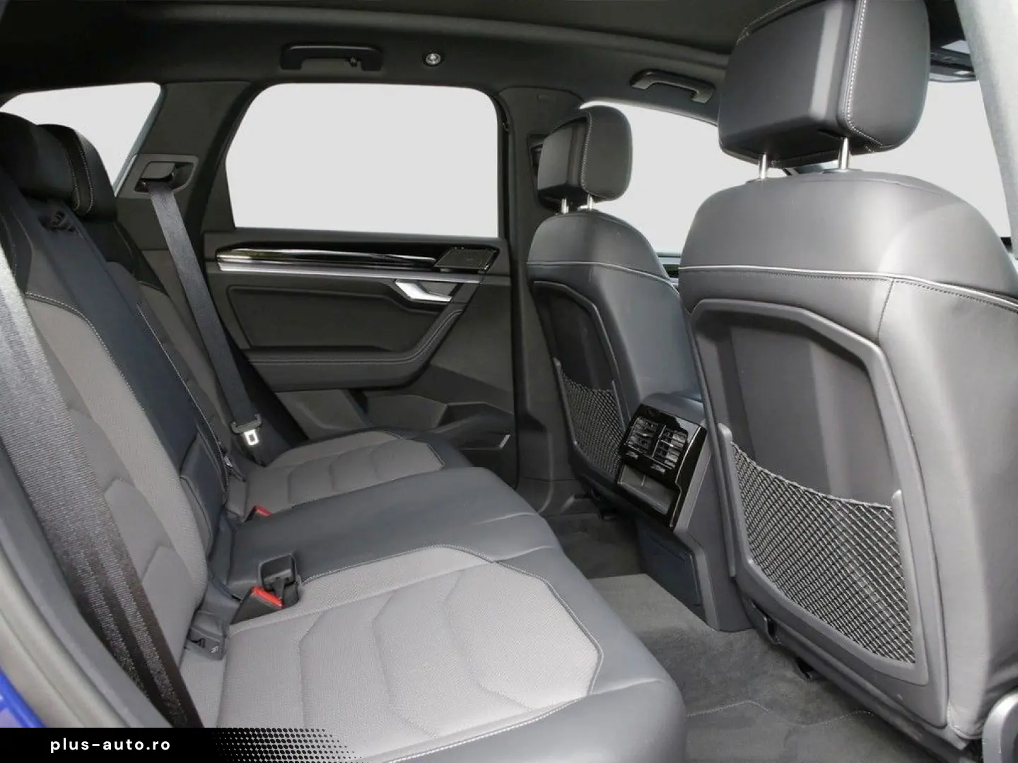 Touareg 3.0 TDI 4M R-Line Pano AHK Navi VC HuD A