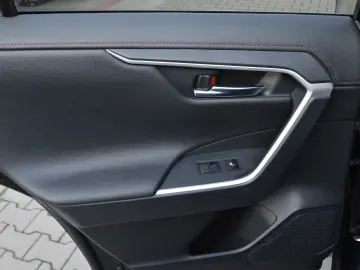 TOYOTA RAV4 2.5 PLUG IN HYBRID 4WD