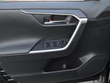 TOYOTA RAV4 2.5 PLUG IN HYBRID 4WD